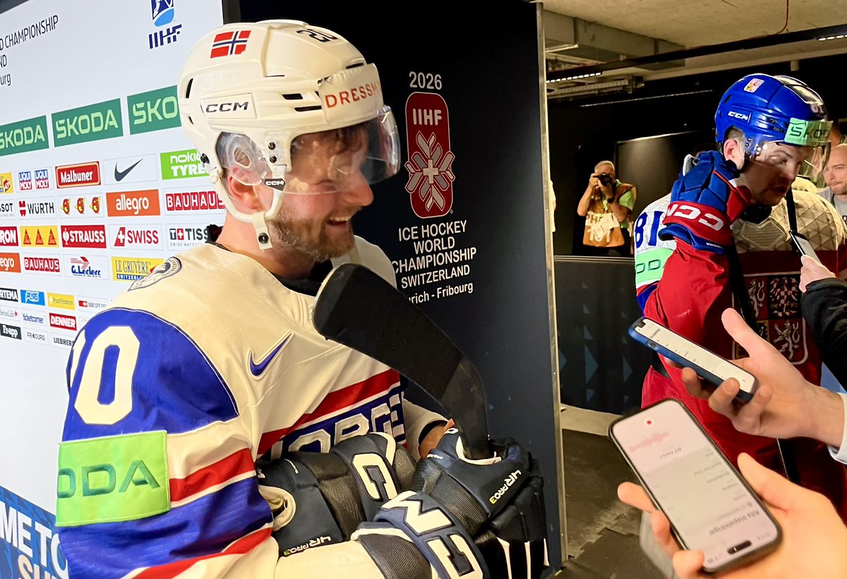 nitten_no's tweet photo. 🗣️ «For en bragd! Det er for stort til å forklare. Nå kan vi slå hvem som helst. Det føles sånn. Jeg får gåsehud. Dette er det beste laget jeg har spilt på!» 

😮‍💨 Emilio Pettersen glødet i pressesonen etter 4-1-seieren over Tsjekkia🇳🇴 https://t.co/b5vhDN0q9c