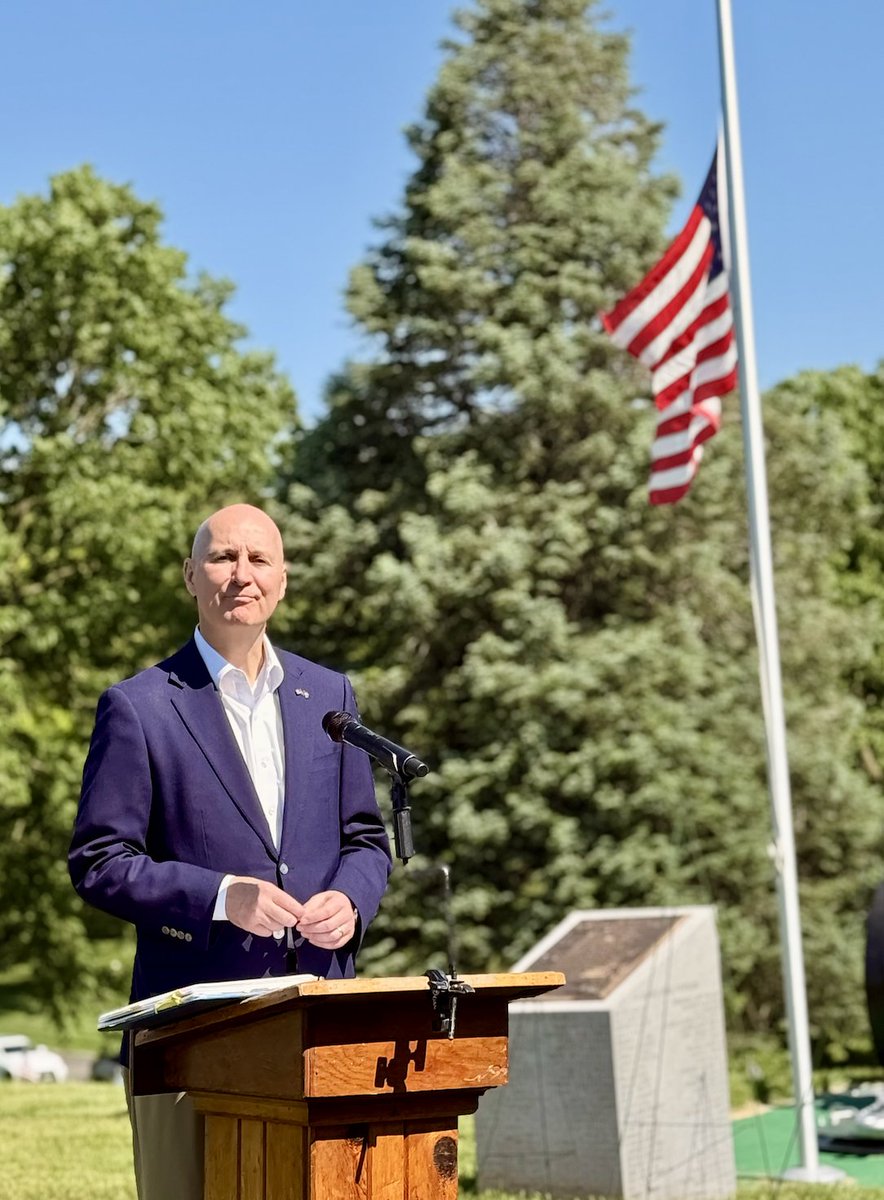Senator Pete Ricketts tweet media