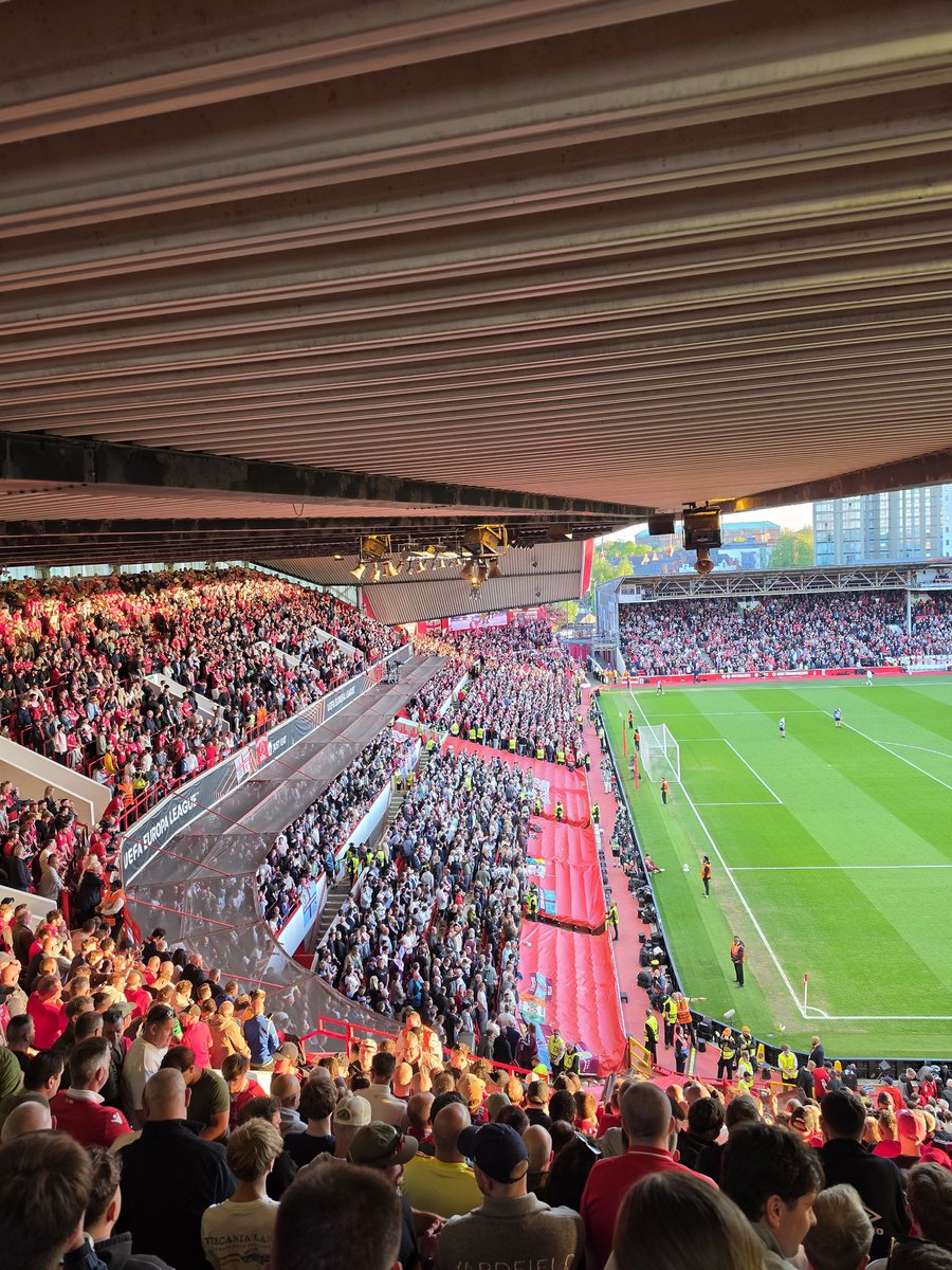 IAmtheRedeemer's tweet photo. Great day to end the season counting down the days till the 19th of June when the fixtures come out. #NFFC @CapitalR @Jiminy_Bob @McBrads95 @RobFTID62 @Lyndsaymorton @alexihughes27 https://t.co/c6eytvV1e8