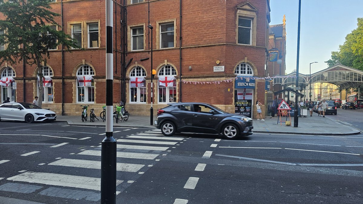 jpro110987's tweet photo. On todays agenda at the sports bar... st george. #itscominghome https://t.co/rOszkNkdZf