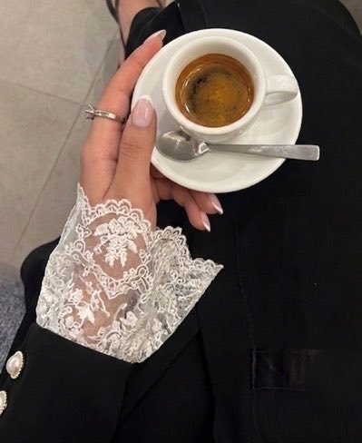 2roida's tweet photo. " أعجوبةٍ فالحسن والمنطوق .. وأعجوبة فكر " https://t.co/c8Ihas40jE