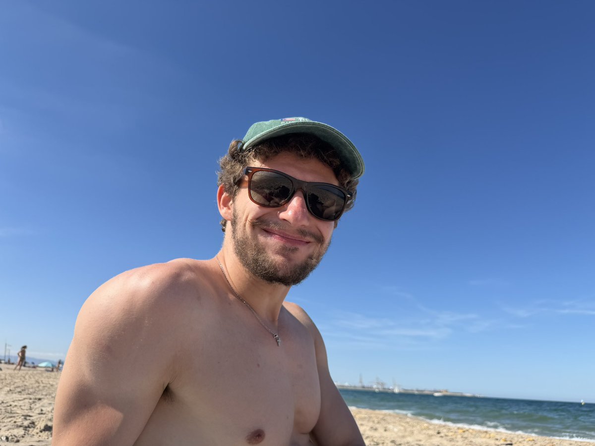 Nikolái tweet media