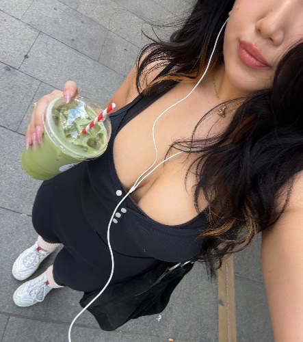AllForHeath3r's tweet photo. I just received Matcha Latte 🍵  from puppyboy via Throne. It’s all for Heather 🍒 Your turn! ✨💗🌟 https://t.co/Ow2bGFdT2V