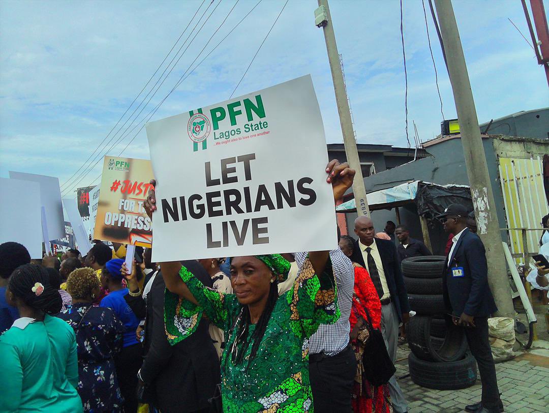 TheMayorOfIfe's tweet photo. Pastor Yemi Davids, Apostle Iren, alongside the entire PFN in Lagos state, took to the streets to stand against insecurity in Nigeria.
A powerful and commendable move. 👏🇳🇬
#SayNoToInsecurity https://t.co/EoBeLYzgES