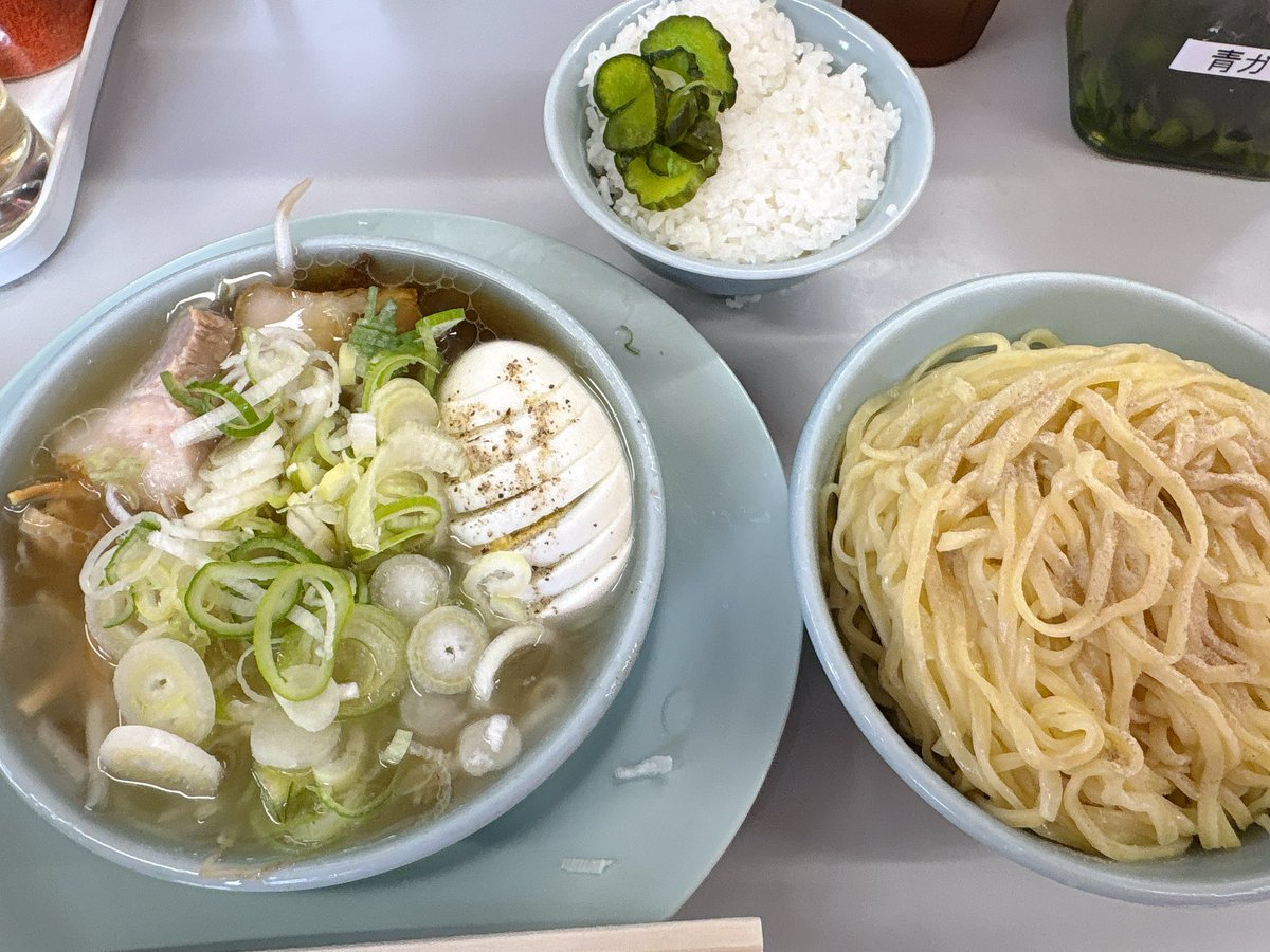 TheBandMen1's tweet photo. #ラーメン
#中野
#邦ちゃんラーメン
#もり中華
今日のお昼はコチラ〜💁
暑かったんでもり中華にしてみました〜🍜
初じゃないかな〜😋
麺も具も多くて残しちゃいました…😅
ご馳走様でした〜😊 https://t.co/GVVxeIcrxE