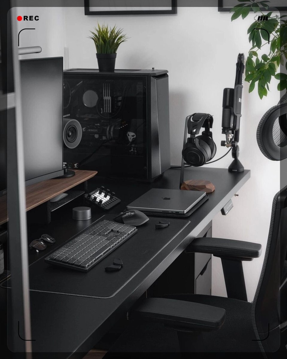 jmosier99's tweet photo. Transform your desk into a calm productivity hub with only 3 essentials: a compact LED lamp, a small potted succulent, and a matte notebook. No clutter, just focus. https://t.co/x0NoIW8xOV