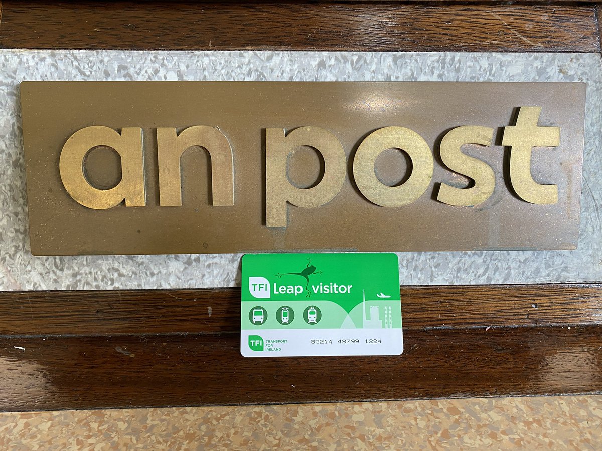 annie_08_12's tweet photo. ダブリン空港、SIMカードの販売場所がわからなくて空港中いったり来たりして、ようやくここのWHSmithで買ったな…😂

バスで市内までいっちゃえば、中心地にあるダブリン郵便局でもLeap Card買えて便利でした🙆‍♀️✨ 美しくて素敵な建物なので入るだけでも楽しい🏣🇮🇪

#アイルランド
#ダブリン https://t.co/RF7wVzjsEj