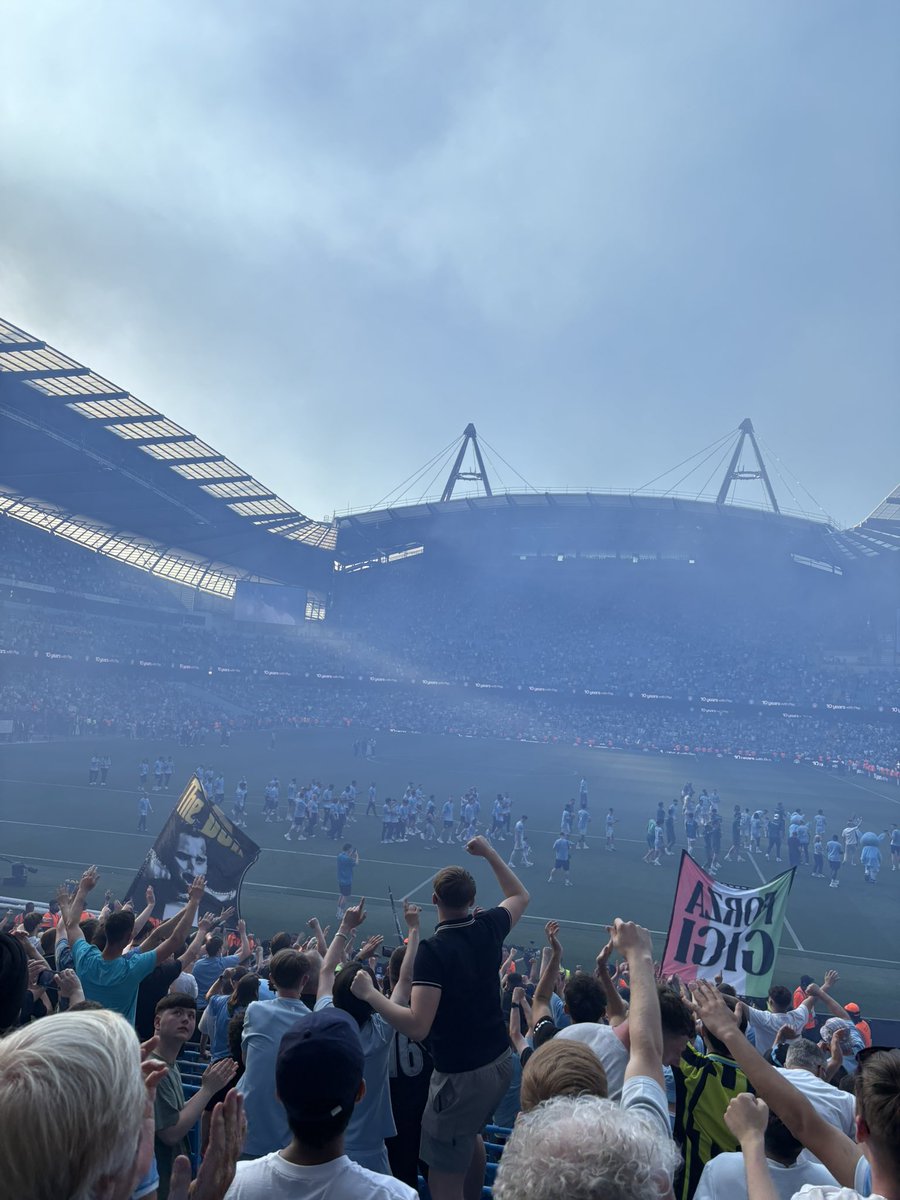 mcfchenry's tweet photo. Top send off for the boys yesterday. 
Onto 26/27💙 https://t.co/GBH5o76ArY
