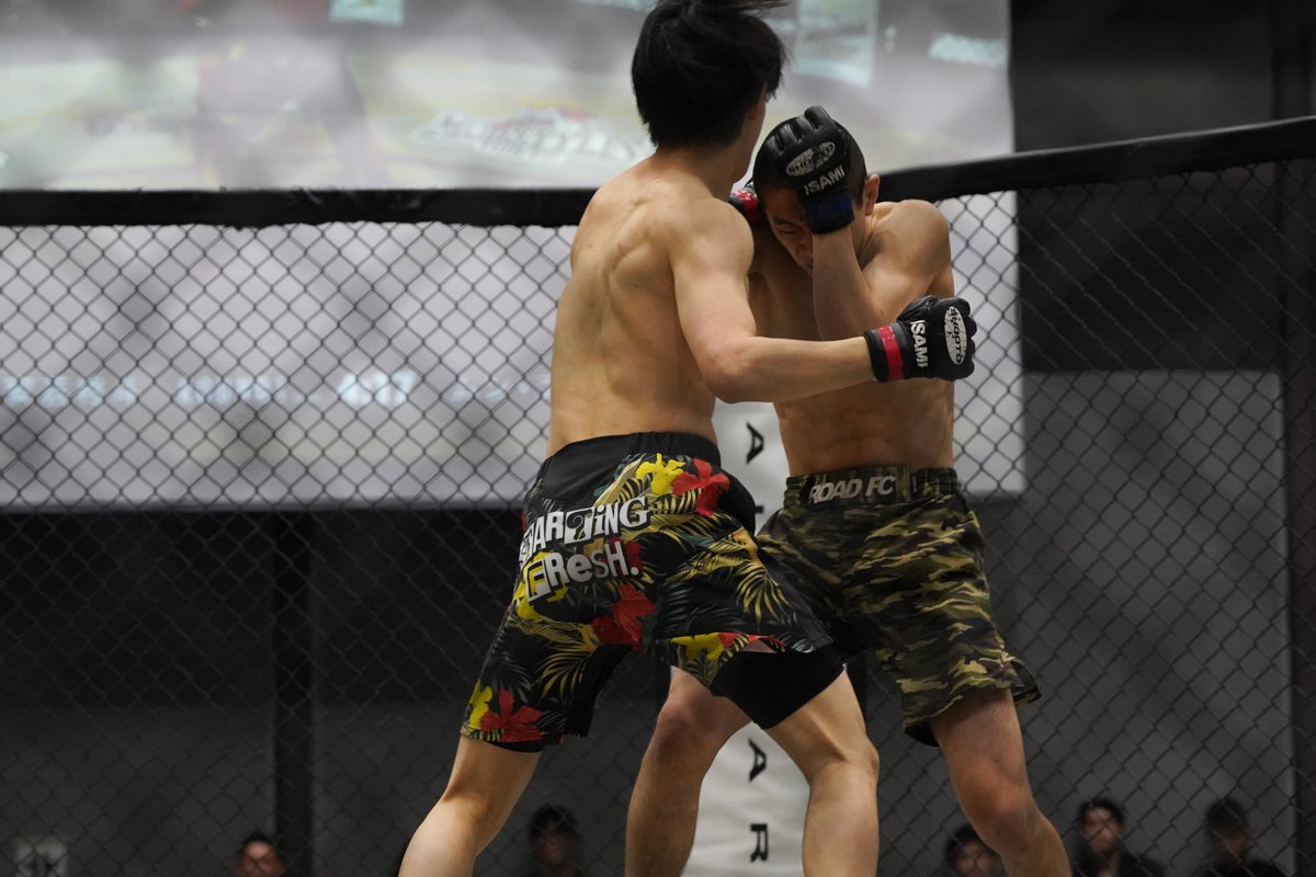 Gigio_jp's tweet photo. プロ修斗香川大会 FORCE23 #shooto0524 #FORCE23
第7試合 フライ級5分2R
安芸柊斗(MMA Zジム)
ムン・スンス(韓国/YOUNG GYM) https://t.co/C1n6Y7LV92