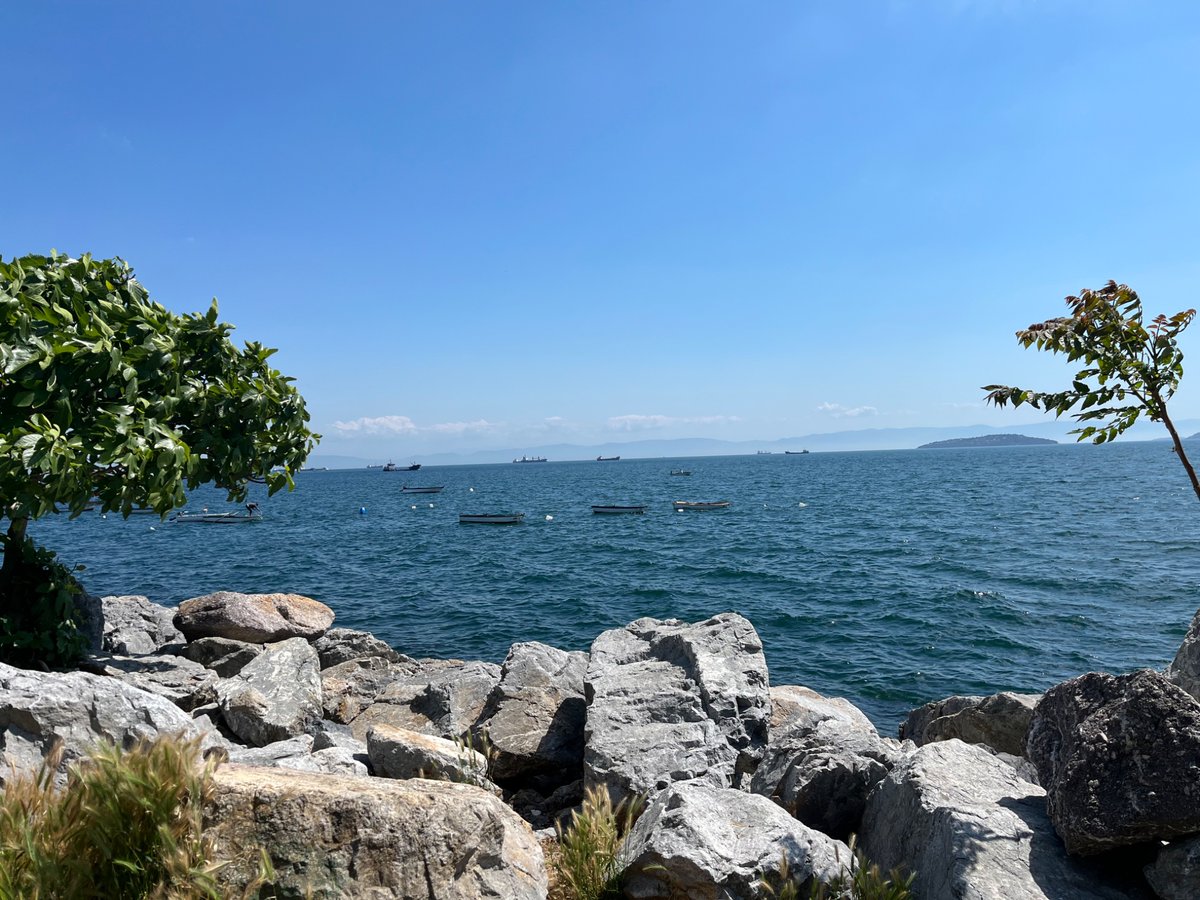 Onurr144's tweet photo. Mis gibi hava ..☀️🌊
#kartal #dragos #istanbul https://t.co/4bGRdi3ACL