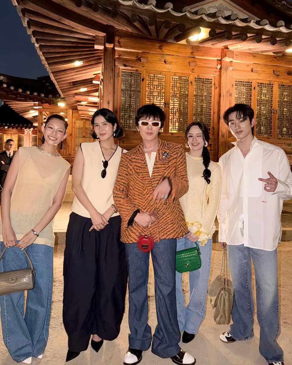 ELLE Thailand tweet media