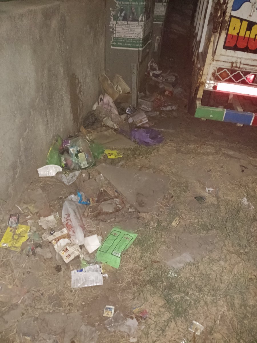 ward_issues34's tweet photo. Dear Sir @AMC_Complaints 
Cleaning has not done for a long time at 85 ketki Society, Bh Shantiniketan Vidhyalaya, Maktampura 34. https://t.co/QRXWm17haF
