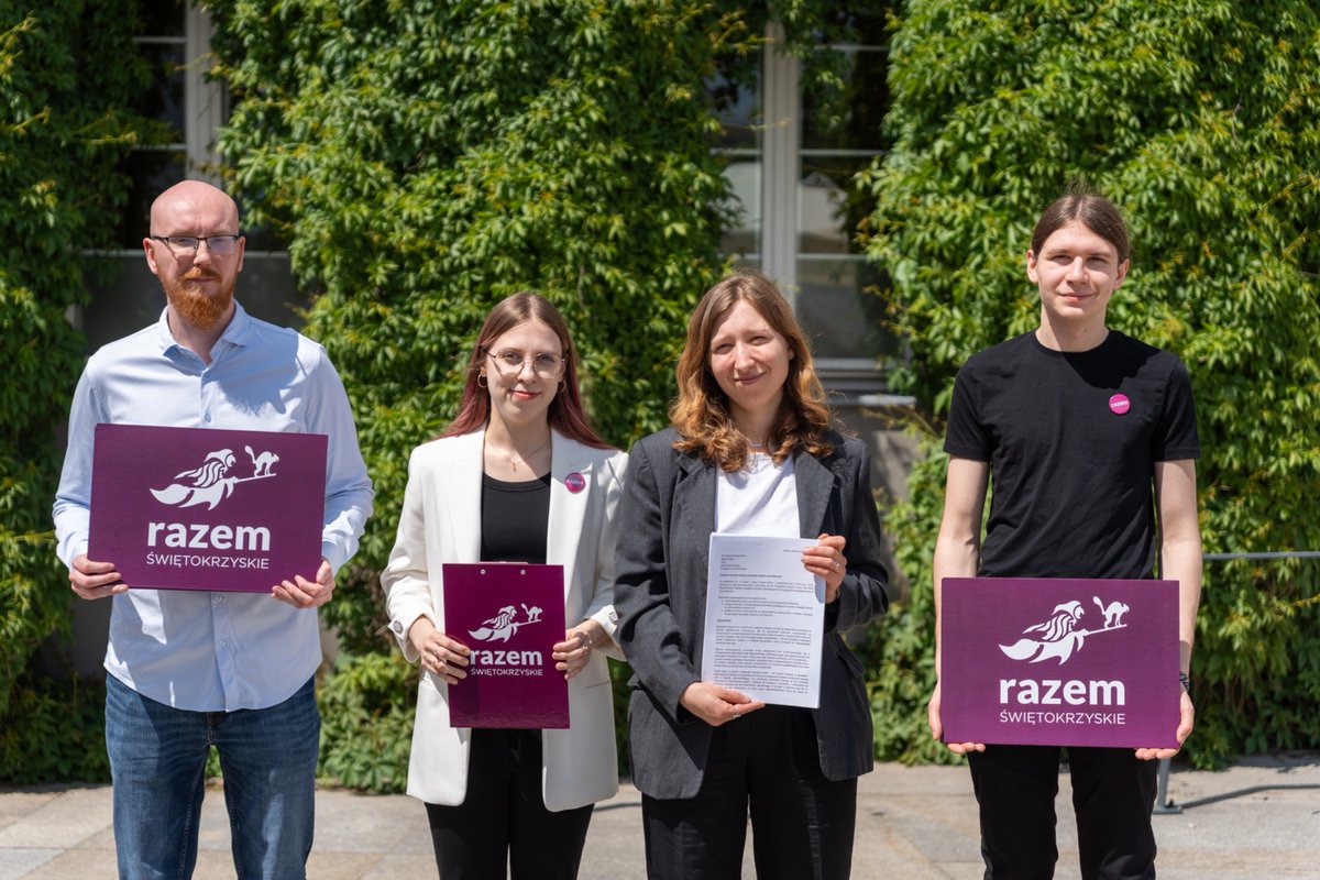 RazemSWI's tweet photo. ZŁOŻYLIŚMY WASZE PODPISY WS. KARPI! 🐟🐟🐟

Z okazji piątkowego Dnia Praw Zwierząt złożyliśmy petycje do Prezydentki Miasta Kielce oraz Rady Miasta Kielce o podjęcie kroków, żeby zakończyć sprzedaż żywych ryb na terenach miejskich oraz wprowadzić taki zakaz ogólnopolsko. https://t.co/bi7DzEpzK6