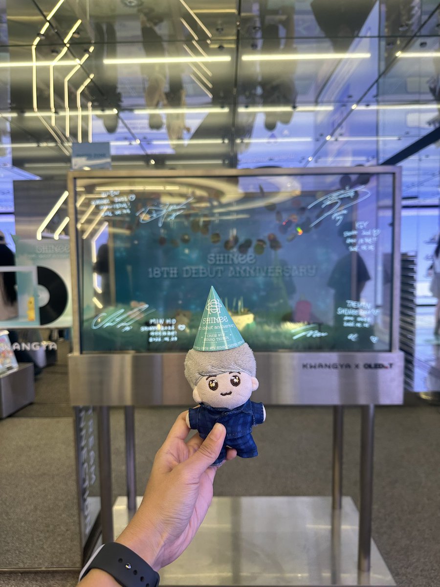 jjongsaurus525's tweet photo. had fun spending the day doing SHINee things ๐ซถ๐ป before the day ends, happy 525! ๐ฉต
#SHINee #์ค์ด๋ #SHINee_18th_Anniversary
#TimeToSHINee https://t.co/ggy1JyIfkZ