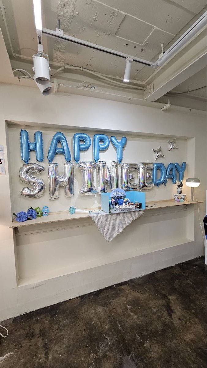 jjongsaurus525's tweet photo. had fun spending the day doing SHINee things ๐ซถ๐ป before the day ends, happy 525! ๐ฉต
#SHINee #์ค์ด๋ #SHINee_18th_Anniversary
#TimeToSHINee https://t.co/ggy1JyIfkZ