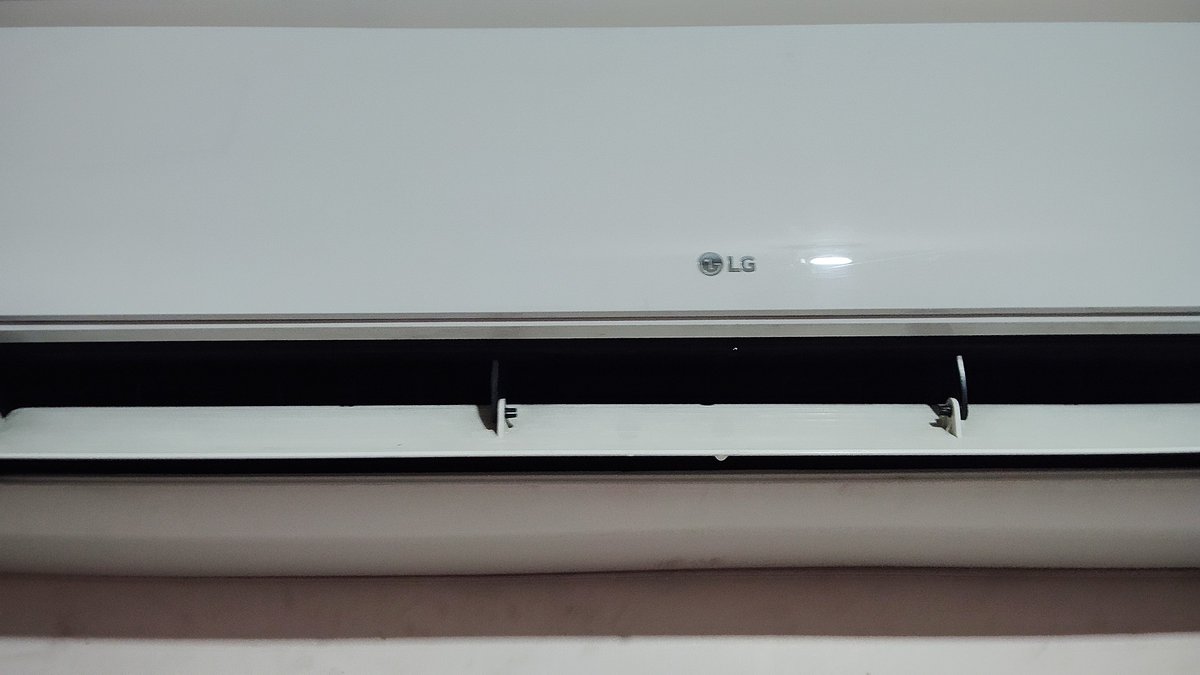 dhirenpant's tweet photo. @LGUS @LGIndia @LGCommercial 
 RNP260523036244 
After servicing my AC and checking water leakage on 23 may your lg guys have disturbed me atleast 5 times for feedback but today I am facing water leakage from indoor unit once again .. page 1 https://t.co/lclqPpVyef