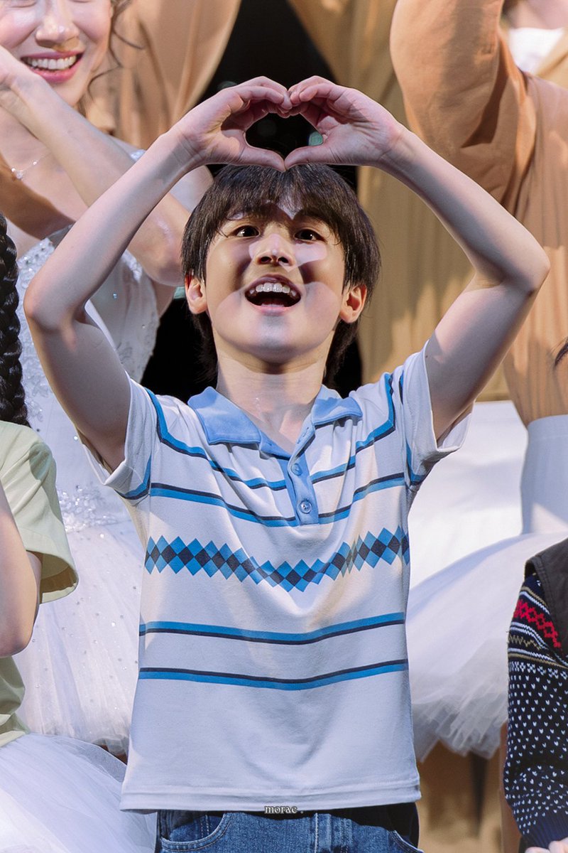 morae_pic's tweet photo. 260525 빌리 엘리어트 커튼콜

빌리｜김우진 https://t.co/kmpo9xr7Tc