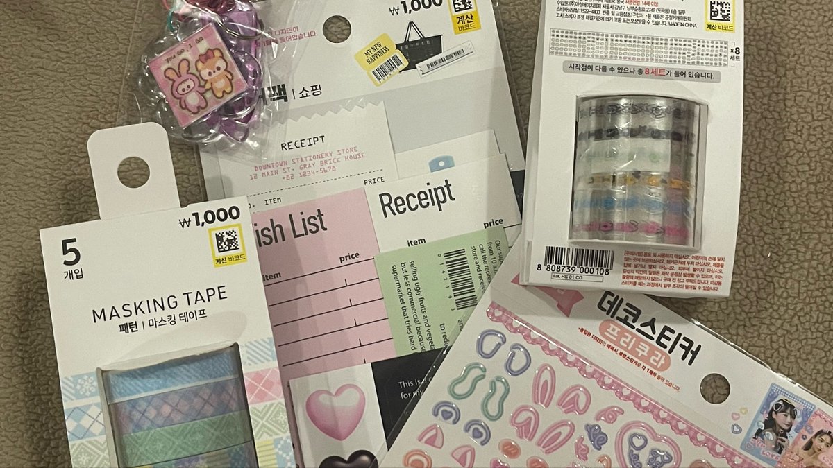 hongnyeongz's tweet photo. β #snshmails
teewai so much @taesdearest for hosting a smol daiso kr pasabuy! super perfect as i am starting to journal again, ++ for buying @fancyrahtz βs toramsumi clover keyring 4 me! nice 2 meet u prettyy ππ©· https://t.co/4Q0IoZcMO1