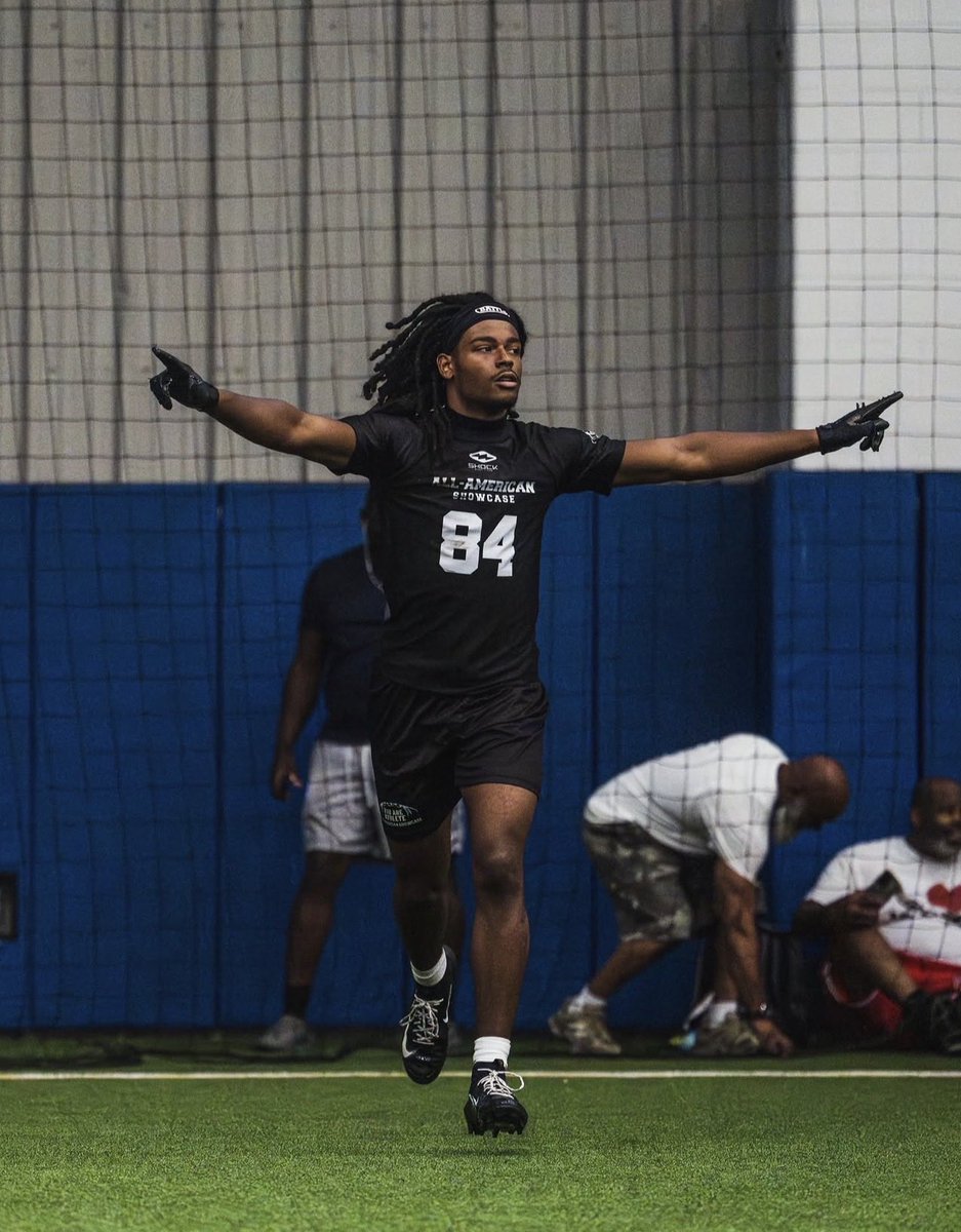 MalachiHouston_'s tweet photo. #AGTG Blessed to have won Honorable Mention Defensive Back Award at @youareathlete All-American Showcase. I had a great time and thank you for the invitation! 

@Coach_BCarp @zkelley1985 @coach_fav @Coach_CJWard @coachjalenbates @KLEINOAKFB @RecruitingTheO 
#Oakem #ThecOde https://t.co/iMDbaBS7wz