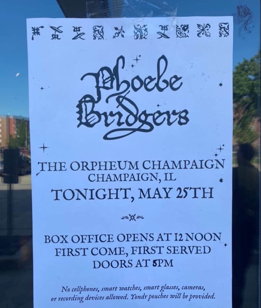boygeniussource's tweet photo. Phoebe is playing at The Orpheum Champaign in Champaign, IL tonight! https://t.co/67rlNVk3jh