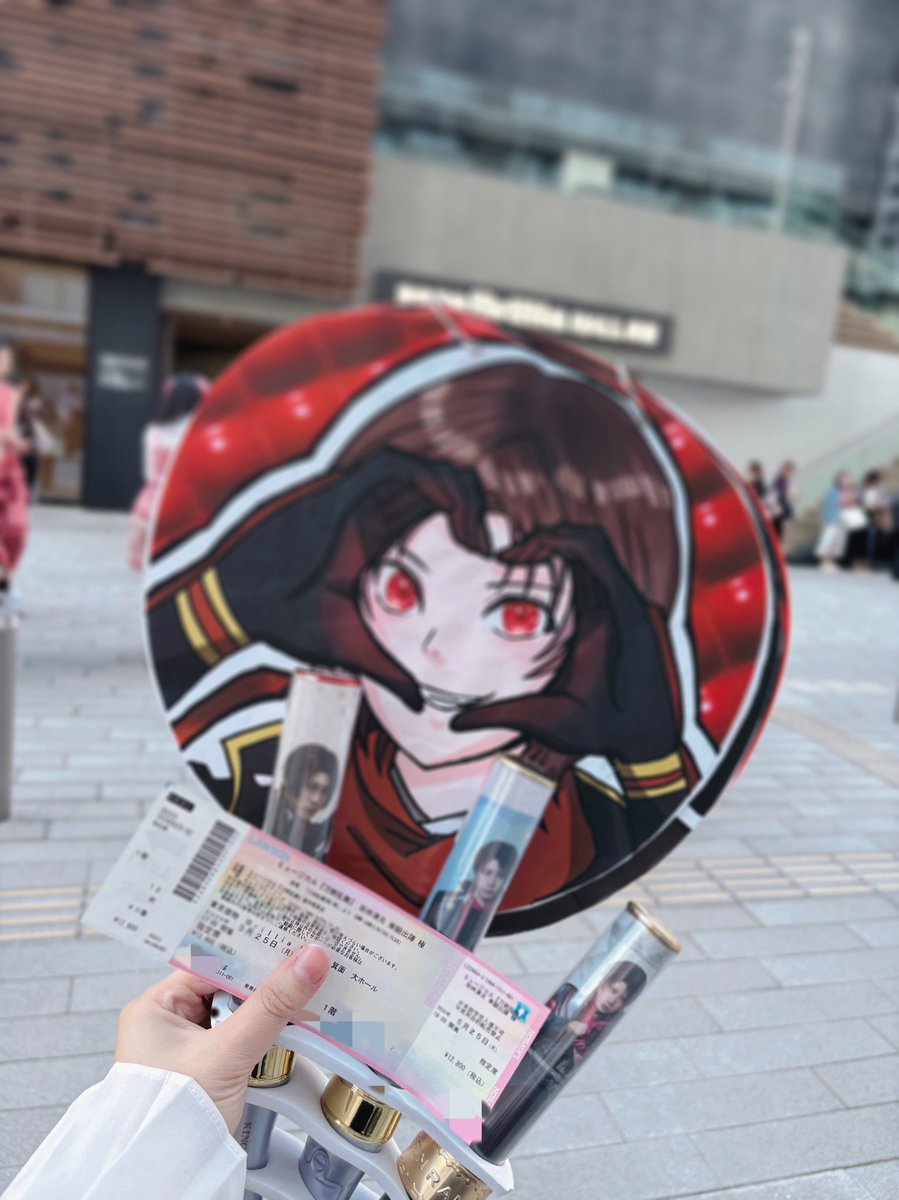 u_amary's tweet photo. 加州清光単騎出陣極
大千秋楽おめでとうございます
辛い時こそ口の端を持ち上げ、期待以上のアウトカムを叩き出すミュ本丸の清光の強さに筆舌に尽くし難い美しさをみました。いつも欲しい言葉をくれる清光に何度救われたか分かりません。向こう数ヶ月は自分を甘やかして。
#加州清光単騎出陣極
#刀ミュ https://t.co/fS59vnPBZh