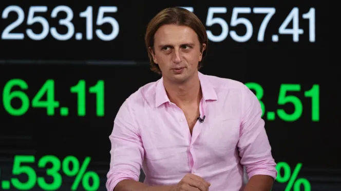 Gordon Gekko tweet media