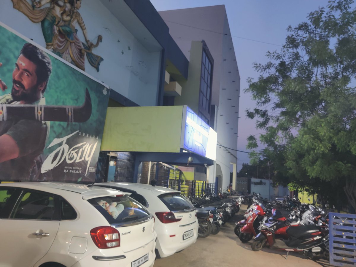 JayalaxmiPpm's tweet photo. Unstoppable #Karuppu
2nd Monday eve show almost 55% occupancy.
@Suriya_offl 
#KaruppuBlockbuster https://t.co/bBVilzCHEG