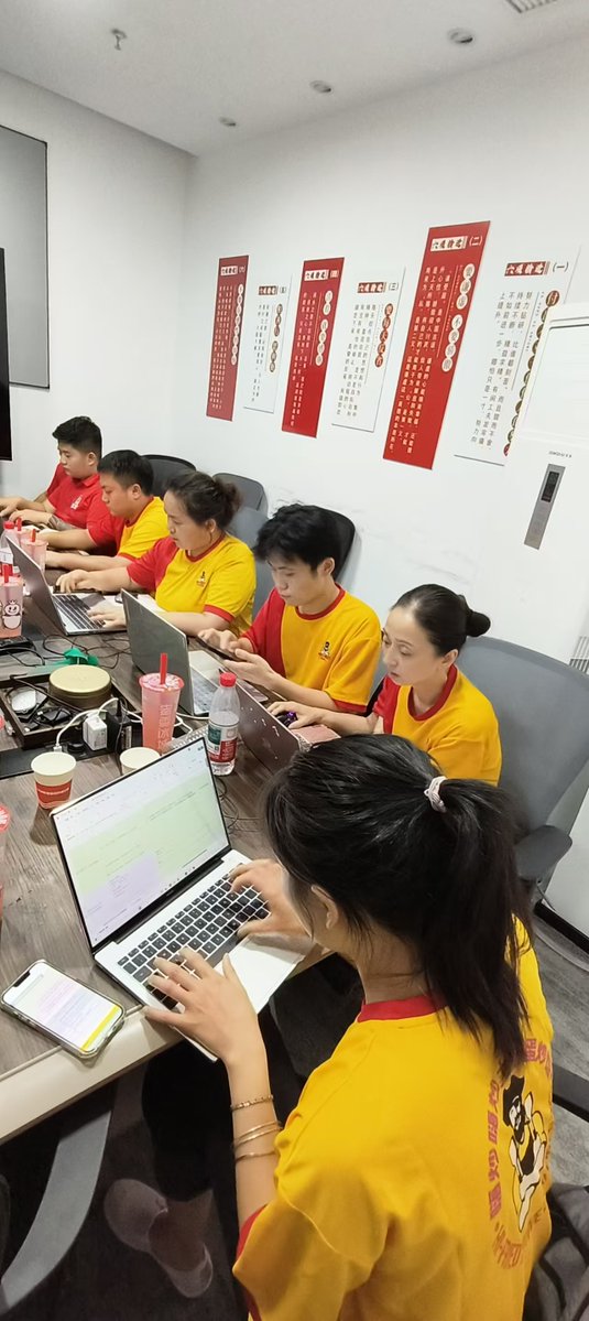 MartaCanceriana's tweet photo. Collab time unlocked! Our team just crushed the first milestone of the project by dividing tasks, sharing ideas, and supporting each other. Grateful for this awesome crew’s energy #TeamWork #ProjectWin, https://t.co/8NHkp51BXX