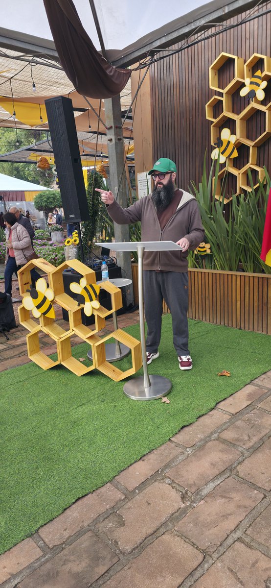 PapaHardware tweet media