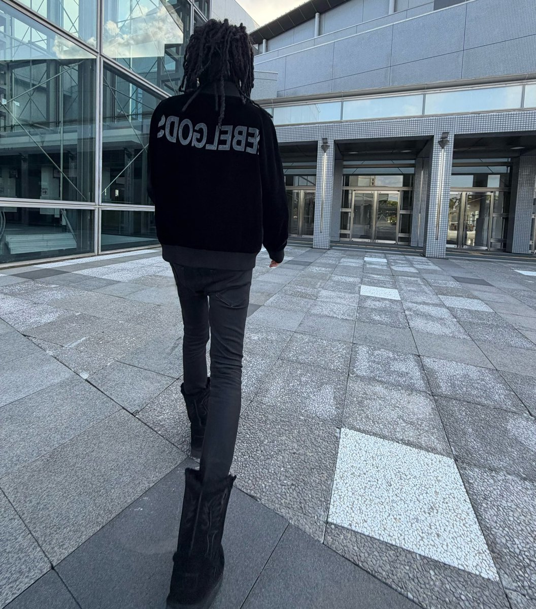 yslcoe tweet picture