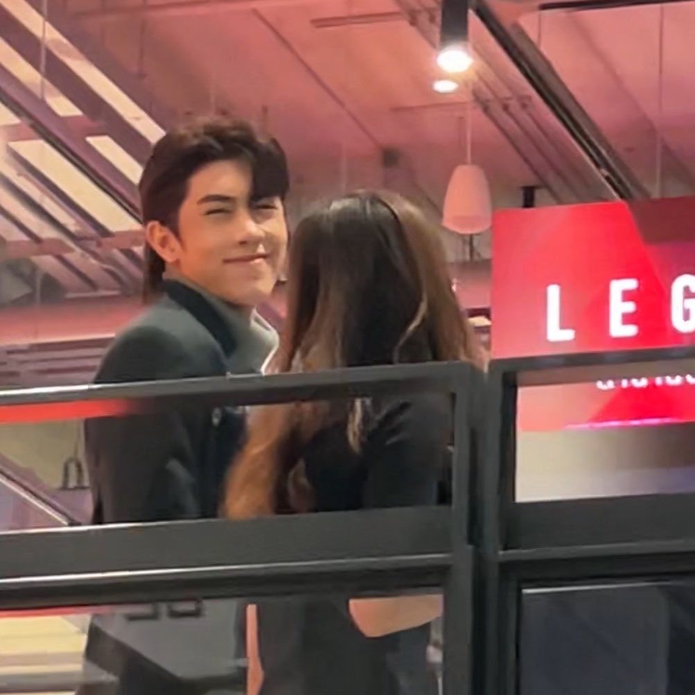 lilch0un's tweet photo. First impression คือตอนนั้นรู้จักพ้อกสียังไม่ครบทุกคนเลย แต่จำชื่อโชกุนได้ เลยเรียกเพราะว่าตื่นเต้นแล้วทำตัวไม่ถูก แต่โชกุนยิ้มหวานๆมาให้แบบหวานที่สุดในโลกแล้ว ตอนนั้นหัวโล่งไปหมด จริงๆจะข้ามนี่ไปเลยก็ได้เพราะมองไม่เห็นด้วยซ้ำแต่น้องก็ appreciate ทุกๆคน รักมากจัง  #PROXIEChokun https://t.co/q7FuVY4hvo