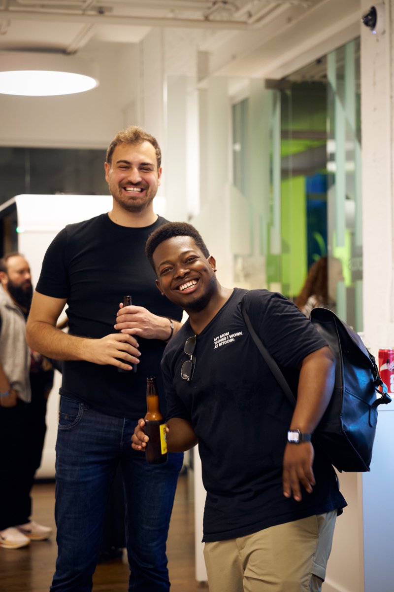 _thebestevent's tweet photo. We were in NYC for meetings post-Consensus and the city had other plans.
Ended up hosting a meetup with the @AptosLabs team and it turned into one of those nights.

A few photos from the room 👇 https://t.co/B7wbcRNC8k