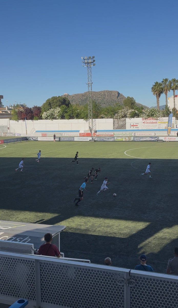 LaraaPablo's tweet photo. Las oportunidades están para aprovecharlas, y este fin de semana me tocó hacerlo en Xàtiva narrando la Motion Cup U-11 para CayoTV. 

3 días, 11 partidos, 43 goles y una experiencia que no olvidaré. Aprendizaje, pasión y grandes personas. 

Seguimos soñando y luchando ⚽🎙️ https://t.co/MRMiv11q8U