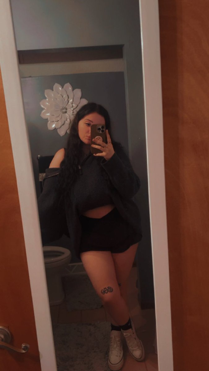 Mikayla🧸 tweet media