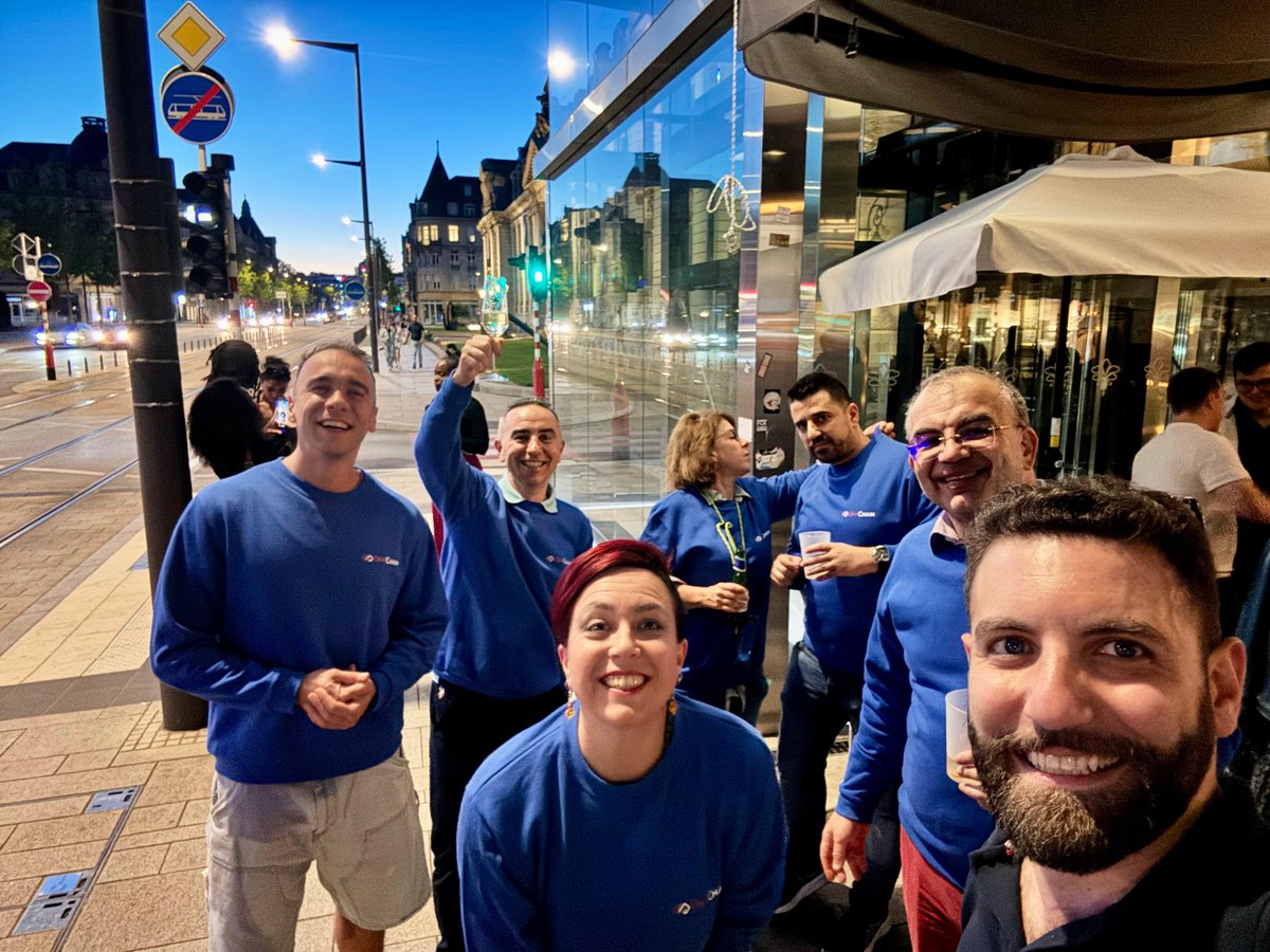 innopay's tweet photo. Bucharest: @PizzaDAO at Zen Bar. Live music, metal sculptures on the walls, pizza boxes stacked to the ceiling.
Luxembourg: @OffChain_Lux  + @PizzaDAO on a sunny terrace. https://t.co/D2vdF0Lv1w