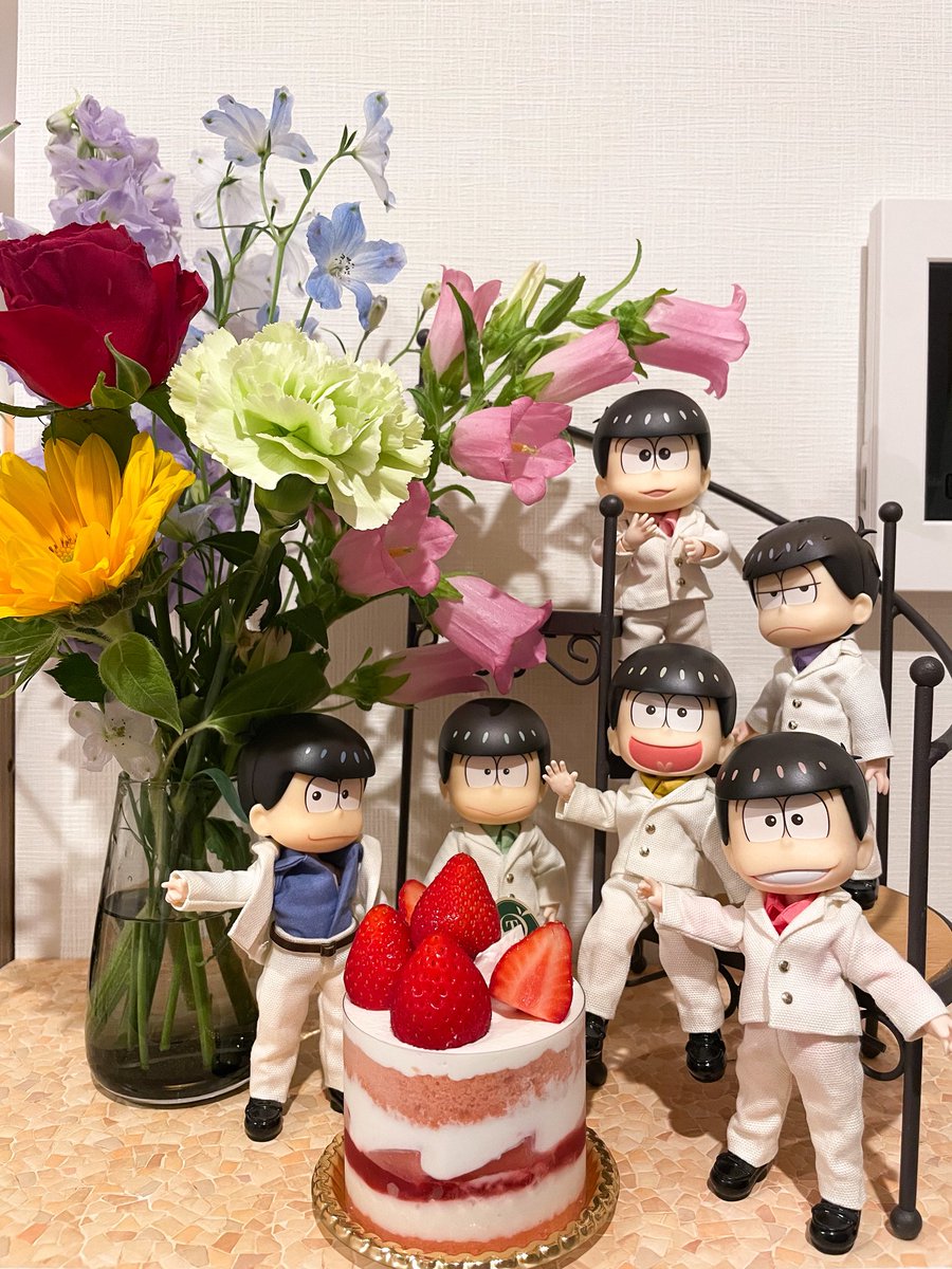 Concoocoock's tweet photo. 🌸❤️💙💚💜💛🩷✨🌸
🎂お誕生日おめでとう🎉
遅れたけどお祝いするよ〜！
🌸❤️💙💚💜💛🩷✨🌸

#松野家６つ子生誕祭2026
#松野家６つ子誕生祭2026 
#5月24日はおそ松さん６つ子の誕生日 https://t.co/2ZfeDI7k2Q