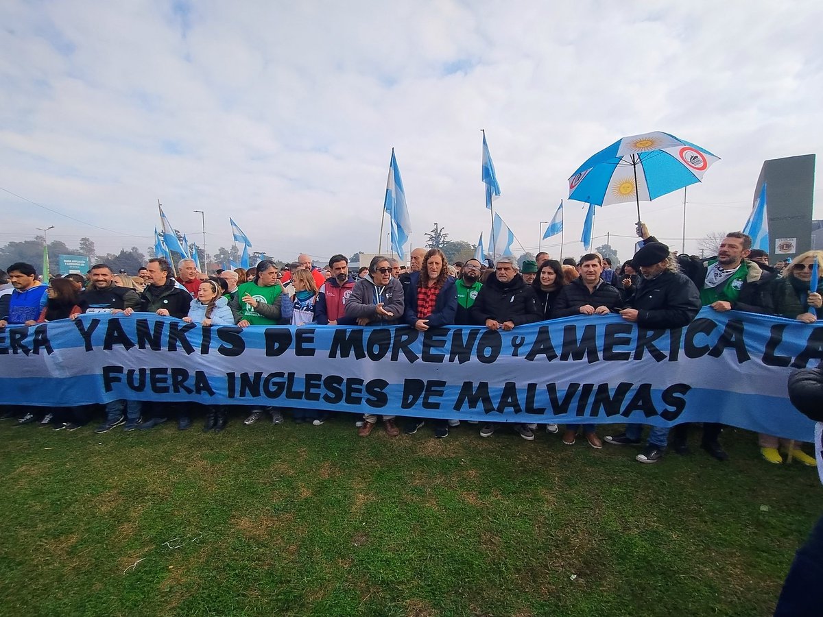 colodeisasi's tweet photo. #Moreno 
#25DeMayo
Movilizarnos a la VII Brigada Aérea de Moreno.
¡Fuera Yankis de Moreno y de América Latina! https://t.co/QBtR2o3eZV