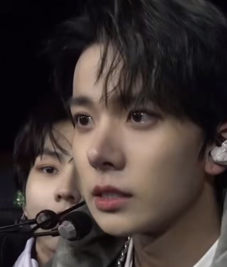푸 tweet media