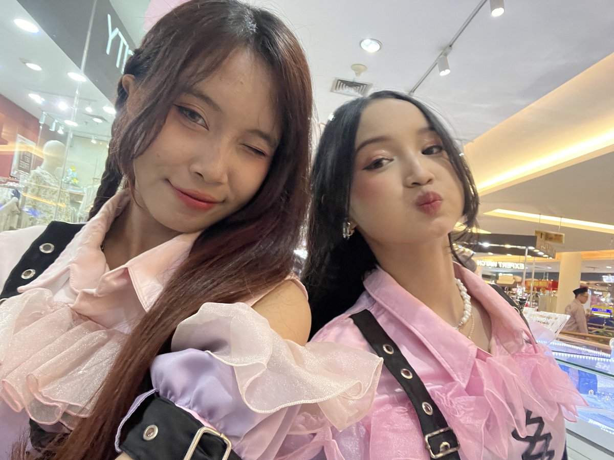 ini_alyak's tweet photo. Otsukareee soloooo 
pap bareng cewe kuuuu https://t.co/Kl2xB6c1Xl