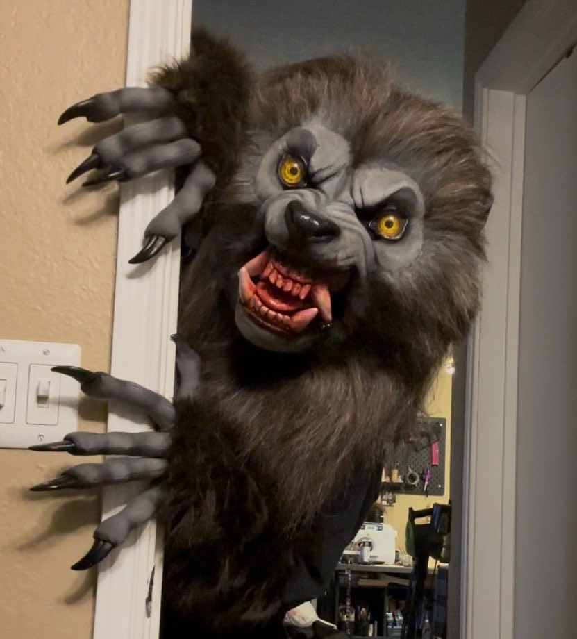 SpectorSpider's tweet photo. An American Werewolf in… Irving, Texas… https://t.co/0YNUEdNIzC