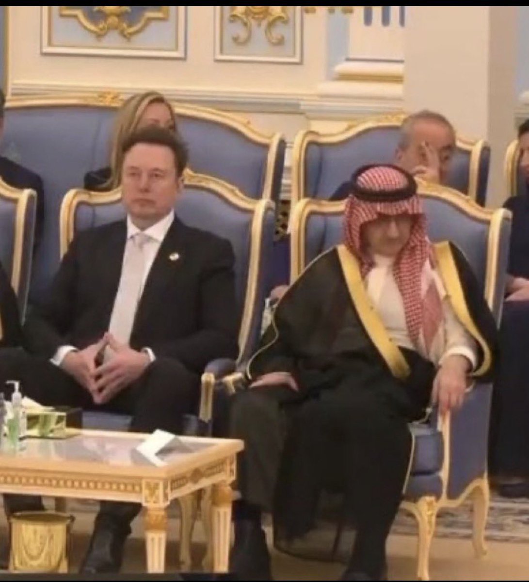 رووني tweet media