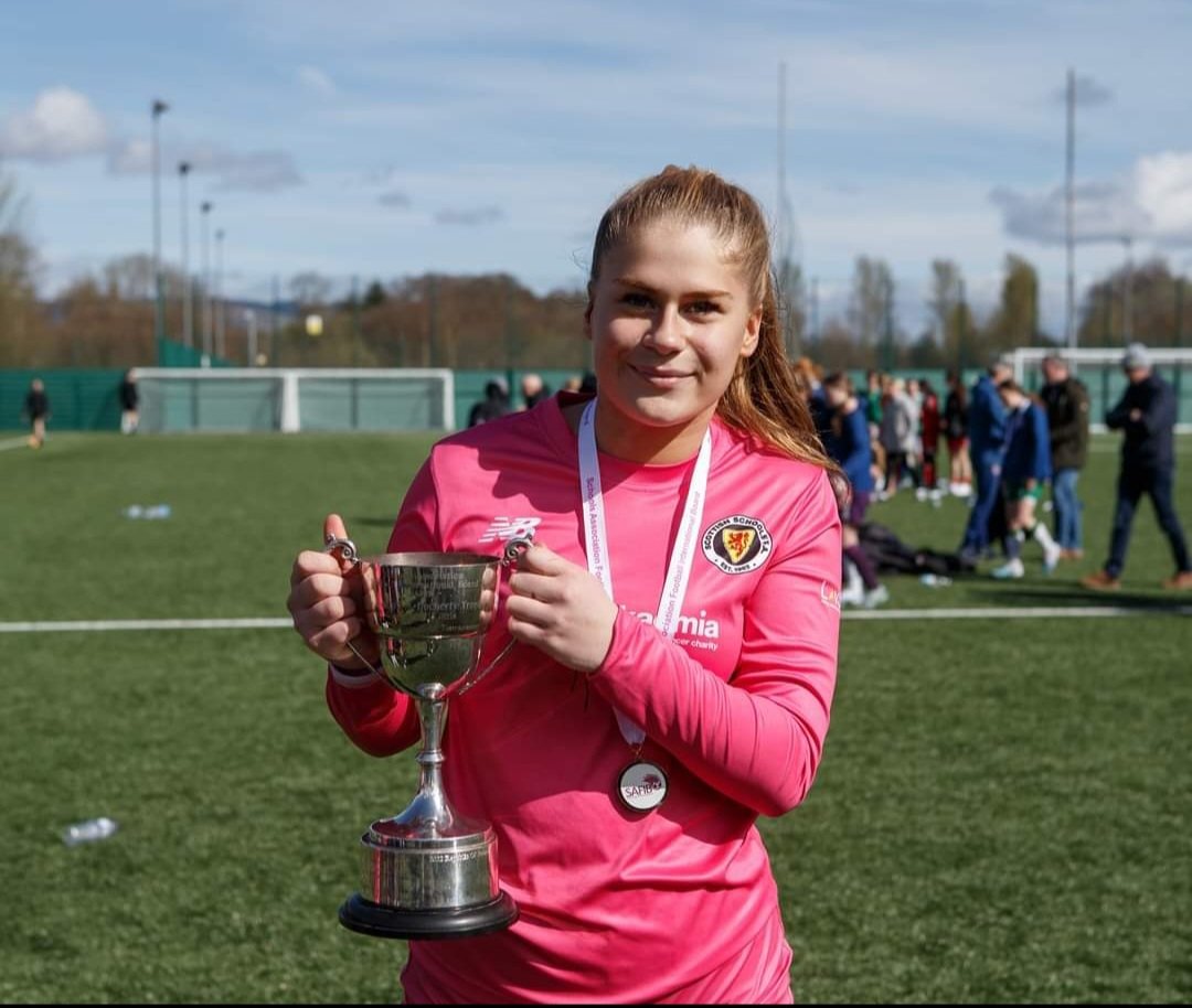 PabloReid73's tweet photo. Well, academy football comes to an end for Alex after 6 years playing at NAP/Nextgen at Hibs and Rangers. Plenty of learning and development, great experiences and league and cup wins including representing Scottish Schools in back to back years winning the Bob Doc along the way. https://t.co/vI6XnXIbBI