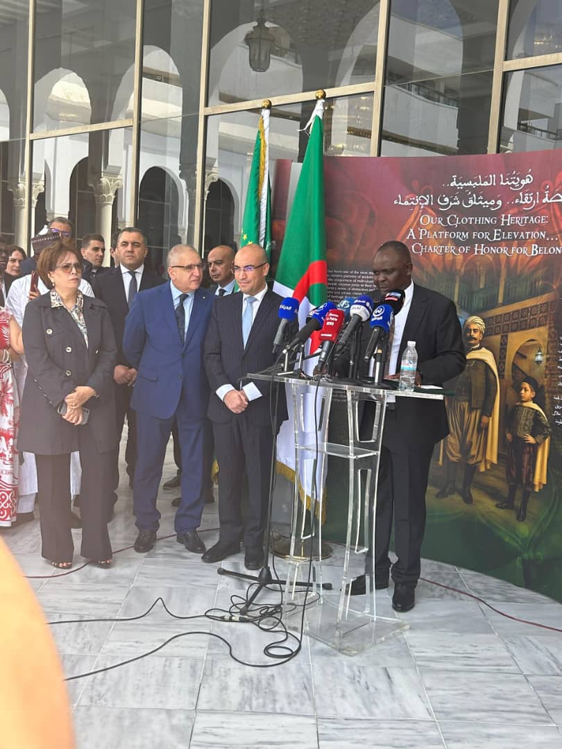 ambabu_alger's tweet photo. Les cérémonies étaient rehaussées par la présence de Mr.Sofiane Chaib, Secrétaire d'Etat de la Communauté Nationale à l'Etranger au #MAE accompagné par Mme Malika Bendouda, Ministre de la Culture et des Arts, qui ont procédé à l'ouverture solennelle de la célébration. https://t.co/SMLGzhEcJz