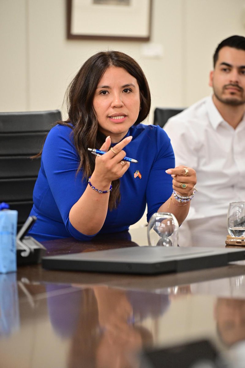 SEstadoMigr's tweet photo. @NHCSL @PiliCancela @FundConEspEEUU 🟦La reunión se enmarca en la visita a España de los líderes de la 'National Hispanic Caucus of State Legislators' organizada por la @FundConEspEEUU con la colaboración de @MAECgob para dar a conocer la situación, prioridades y el valor de la comunidad hispana de Estados Unidos. https://t.co/5UxiMQ8d9g