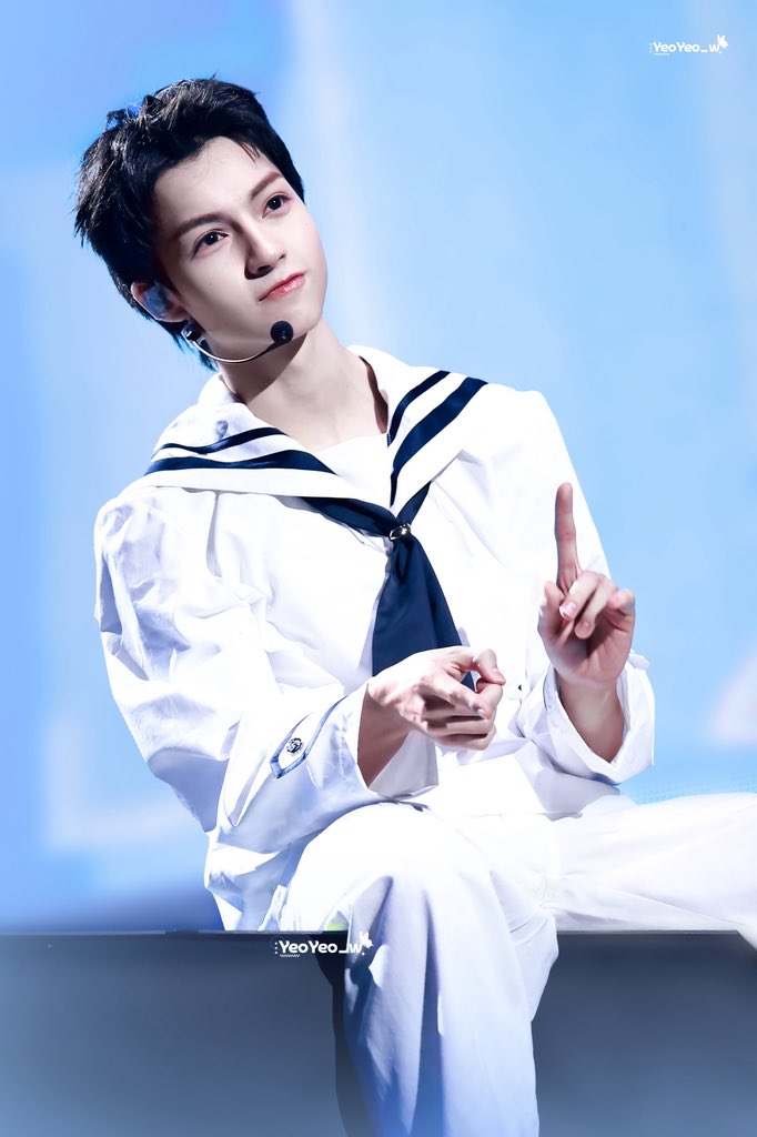 여_w tweet media
