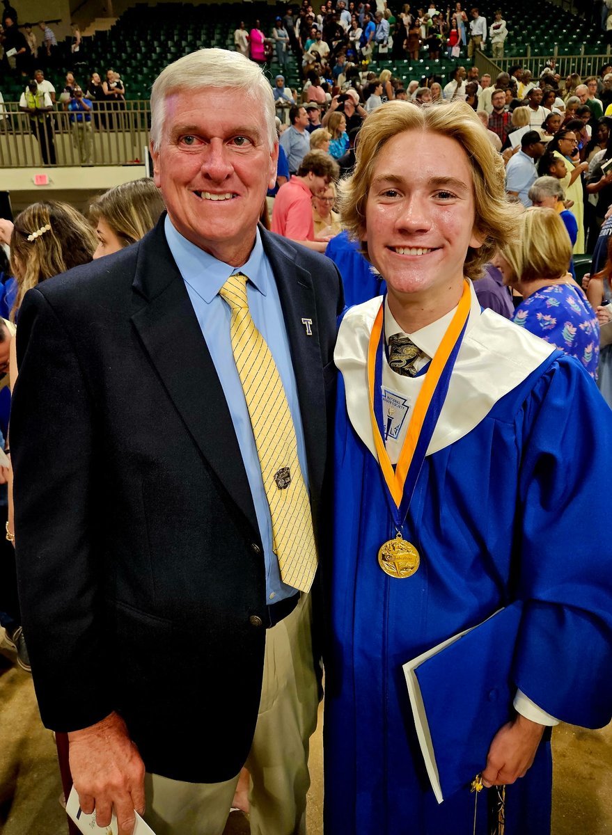 oldmanDavid's tweet photo. It has been a couple of days,,, but congratulations to our graduates from Tupelo boys distance for the Class of 2026 !!!
I/we will miss you. 
Of note,,, Boys distance has now had two years in-a-row with Salutatorians.
Mac Wilemon 2026
Channing Hooper 2026
@TupeloAthletics https://t.co/wxhL4KBiQz