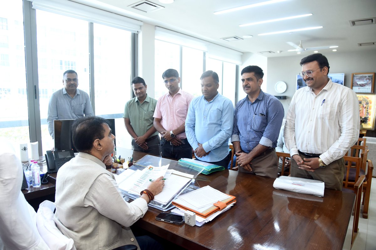 prafulpbjp's tweet photo. "Every voice matters, every concern deserves attention."

At Gandhinagar, grievances and representations from citizens across the state were carefully heard today. Appropriate instructions were issued to the concerned departments to facilitate swift and satisfactory resolution. https://t.co/Iyzv13BUpF