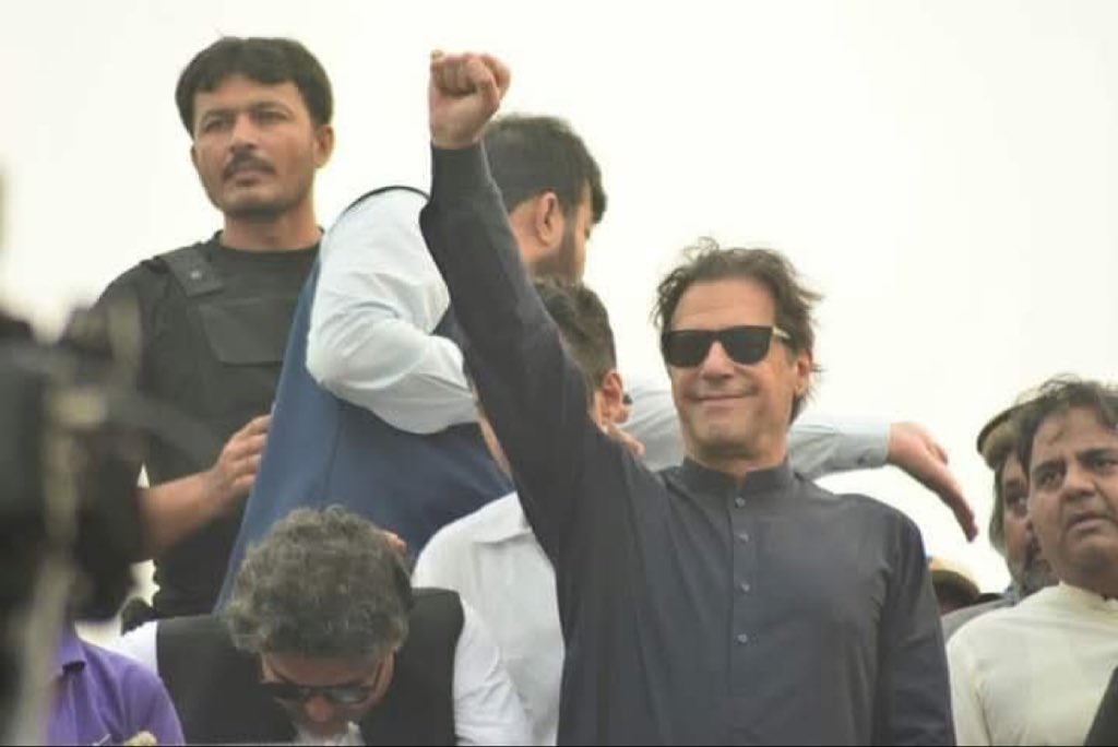 AbrarHussa28959's tweet photo. عمران خان کا علاج اور رہائی فوری توجہ چاہتے ہیں۔

#StopCrueltyAgainstKhan
@TeamiPians https://t.co/7C3HplnGBk