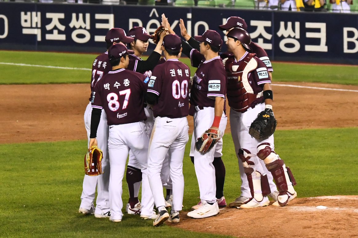 doubleone_'s tweet photo. 260522 키움히어로즈 https://t.co/6fovUo3V7K