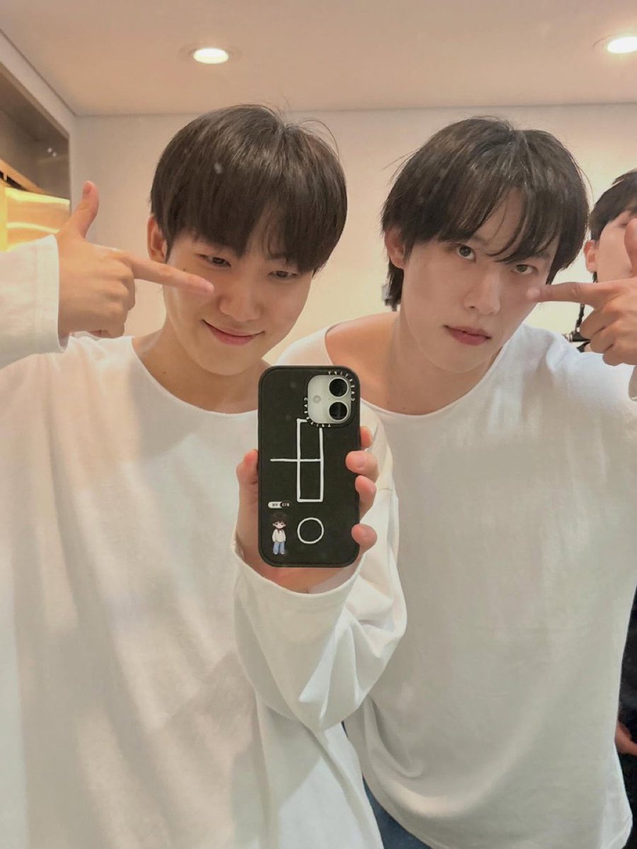 먕 tweet media